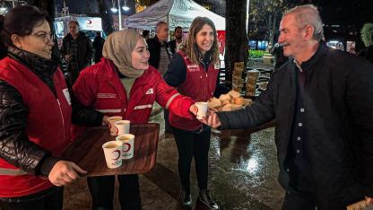 Manisa’da Kızılay’dan Kandil Gecesi 1000 Kişilik İkram