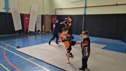 Saruhanlı’da Muay Thai kursuna büyük ilgi