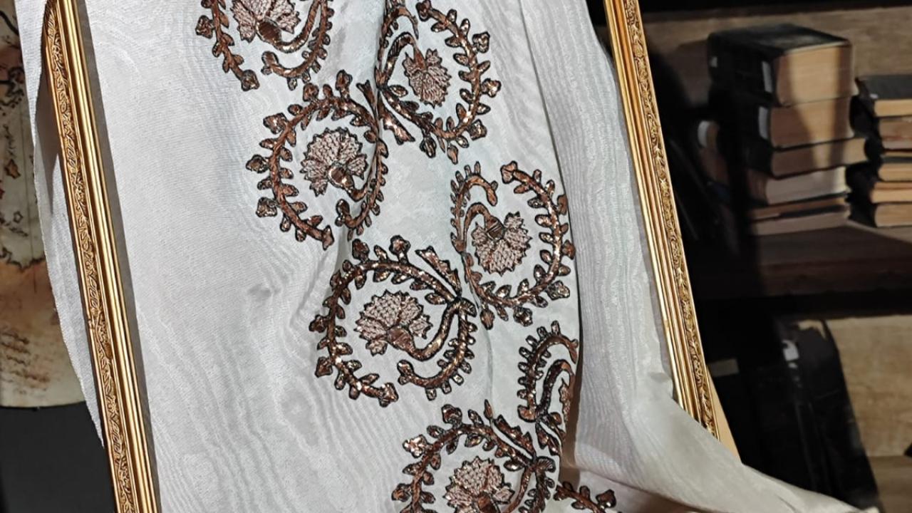 Tokat yazmacılığı İzmir’de üç kadınla hayat buluyor