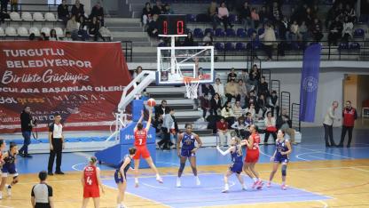 Turgutlu Belediyesi kadın basketbol ve voleybolda güldü