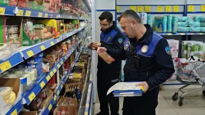 Turgutlu Zabıtasından zincir marketlere sıkı denetim