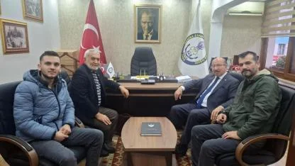 Yaşar Akova’dan Bahattin Akyüz’e Ziyaret ve Kitap Hediyesi