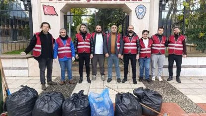 Yeniden Refah Şehzadeler’den anlamlı şehitlik ziyareti