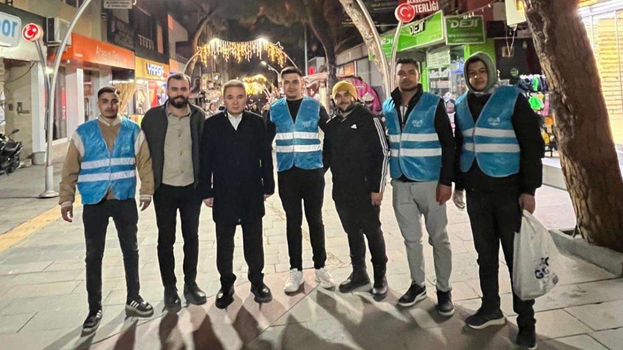 AK Parti Manisa Gençlik Kollarından Şehrin Dört Yanında Vefa