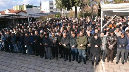 AK Parti ve CHP’nin Acı Günü: İki İsim Dualarla Uğurlandı