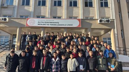 Burada Çocuklar Büyümez ki