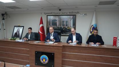 Çetin Akın’dan “Turgutlu milliyetçiliği” ve otopark çağrısı