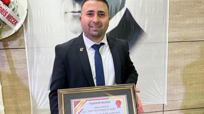 Mahmut Arıkan’dan Kırkağaç Teşkilatına Teşekkür Belgesi