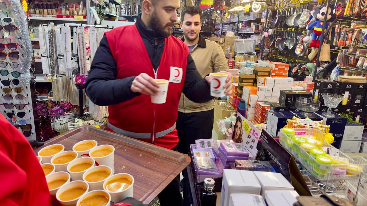 Manisa Kızılay’dan Miraç Kandili’nde 2 Bin 500 Kişilik İkram