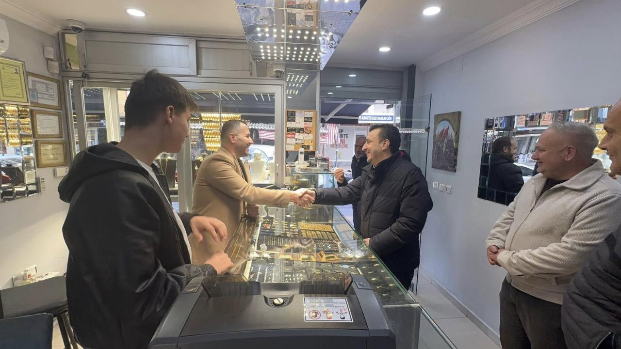 Manisalı Esnafın Kredi İsyanı: Bıçak Kemiği Kırdı