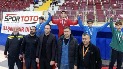 Hakim Beytullah Kalay’dan U17’de altın madalya