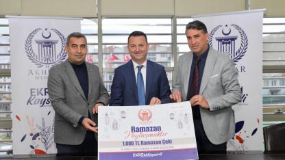 Akhisar Belediyesi’nden 2 bin aileye Ramazan çeki