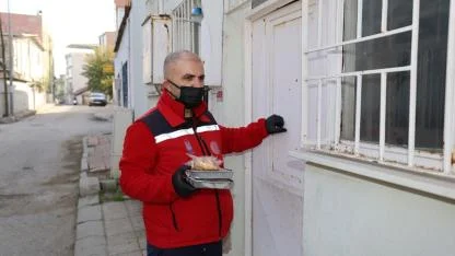 Şehzadeler Belediyesi’nden 92 Bin Kişiye Sıcak Yemek