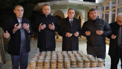 Şehzadeler’de Miraç Kandili helva ikramı