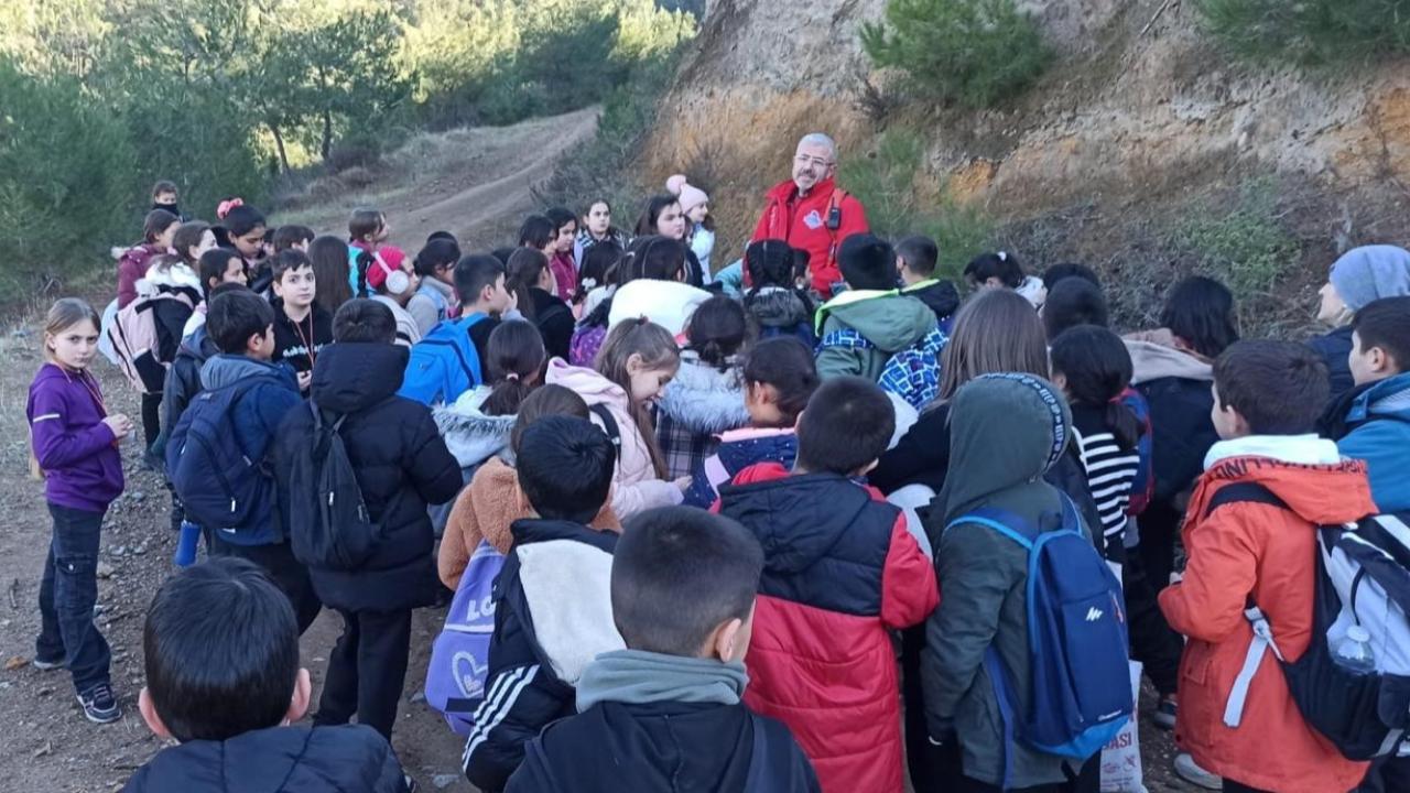 Turgutlulu Minikler Doğayı Keşfetti: TURBELDAK Yürüyüşü