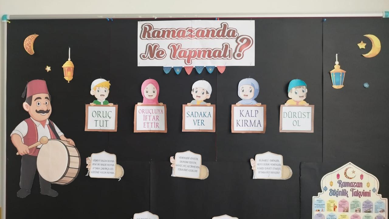 Akpınar’da Nostaljik Dokunuş: Okul Koridorları Ramazan Sokağı Oldu