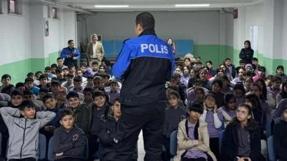 Hafsa Sultan Ortaokulu’nda sosyal medya farkındalığı