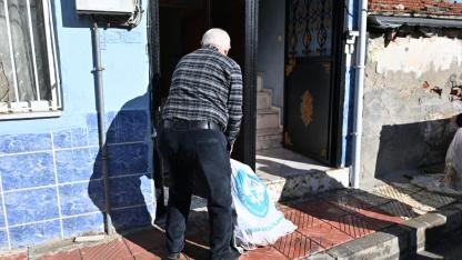 Manisa Büyükşehir’den ihtiyaç sahiplerine yakacak desteği