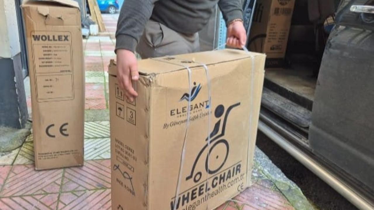 Manisa'da Engelli Bireylere Tekerlekli Sandalye Desteği