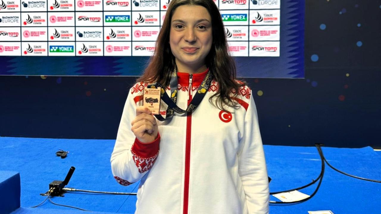 Manisalı Milli Badmintoncu Ravza Bodur’dan Avrupa’da Tarihi Başarı