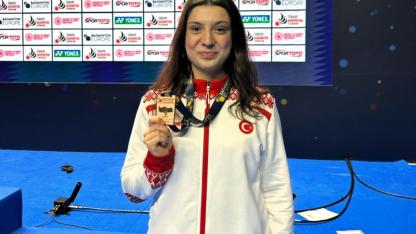 Manisalı Milli Badmintoncu Ravza Bodur’dan Avrupa’da Tarihi Başarı