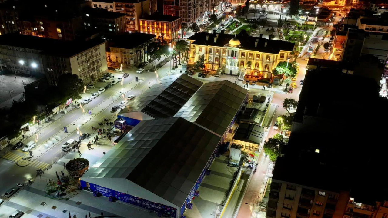 Manisa’da Binlerce Vatandaş Dev İftar Sofrasında Buluştu