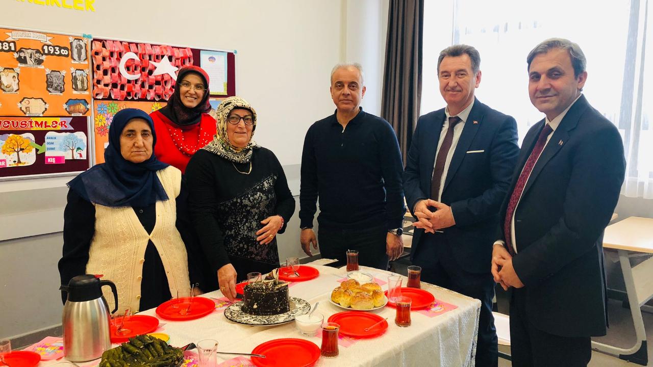 Şehzadeler’de Azmin Zaferi: 78 Yaşında Okuma Yazma Öğrendiler