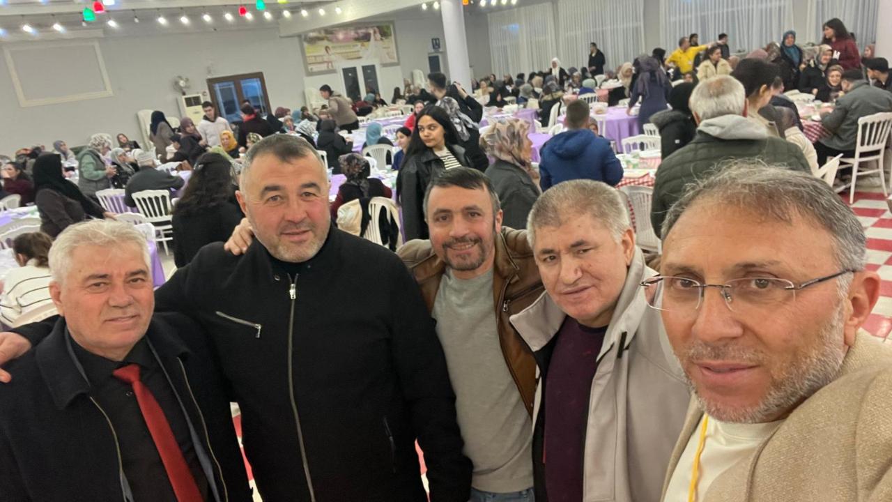 Ahmetli'de Yüzlerce Kişi Geleneksel İftar Sofrasında Buluştu