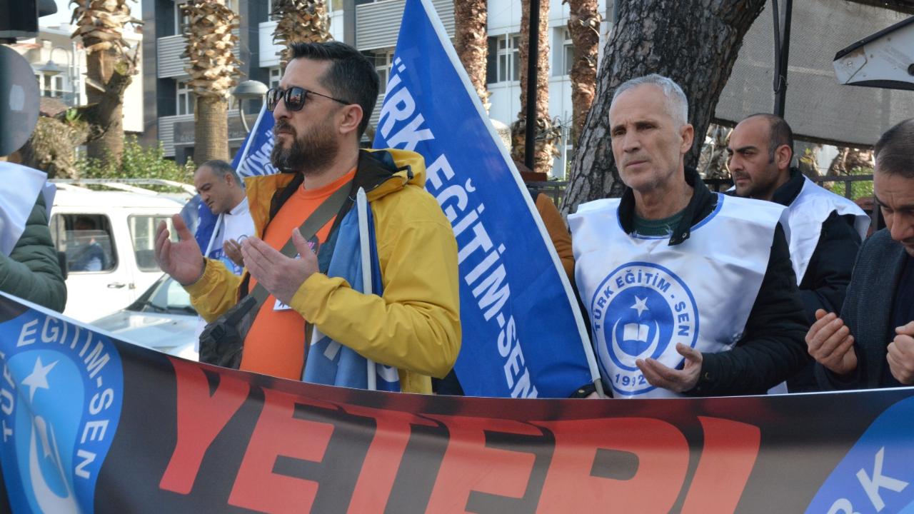 Akhisar’da Eğitimde Şiddete Karşı Siyah Yürüyüş ve Tepki