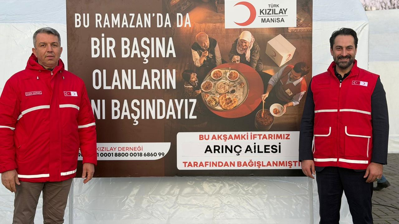Arınç’tan Merkezde İftar, Salihli’de Sahur
