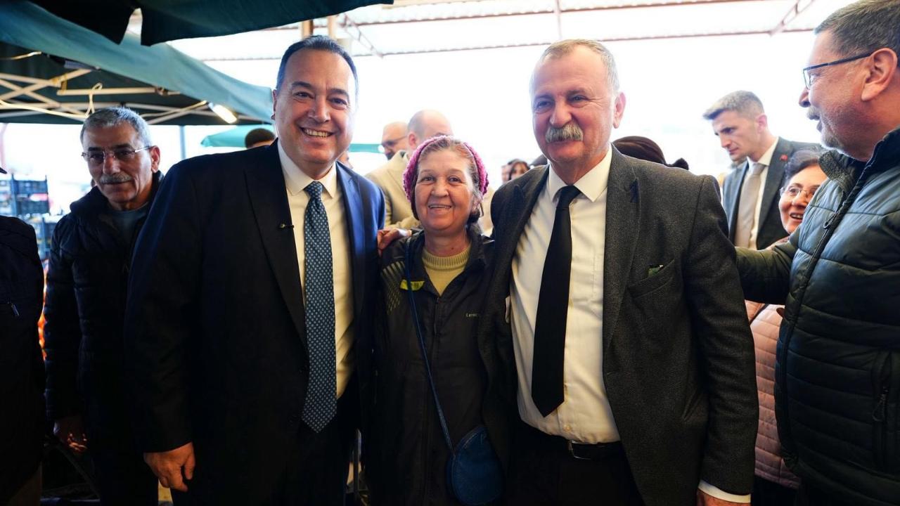 Başkan Dutlulu’dan 8 Mart’a Çiçekli Kutlama