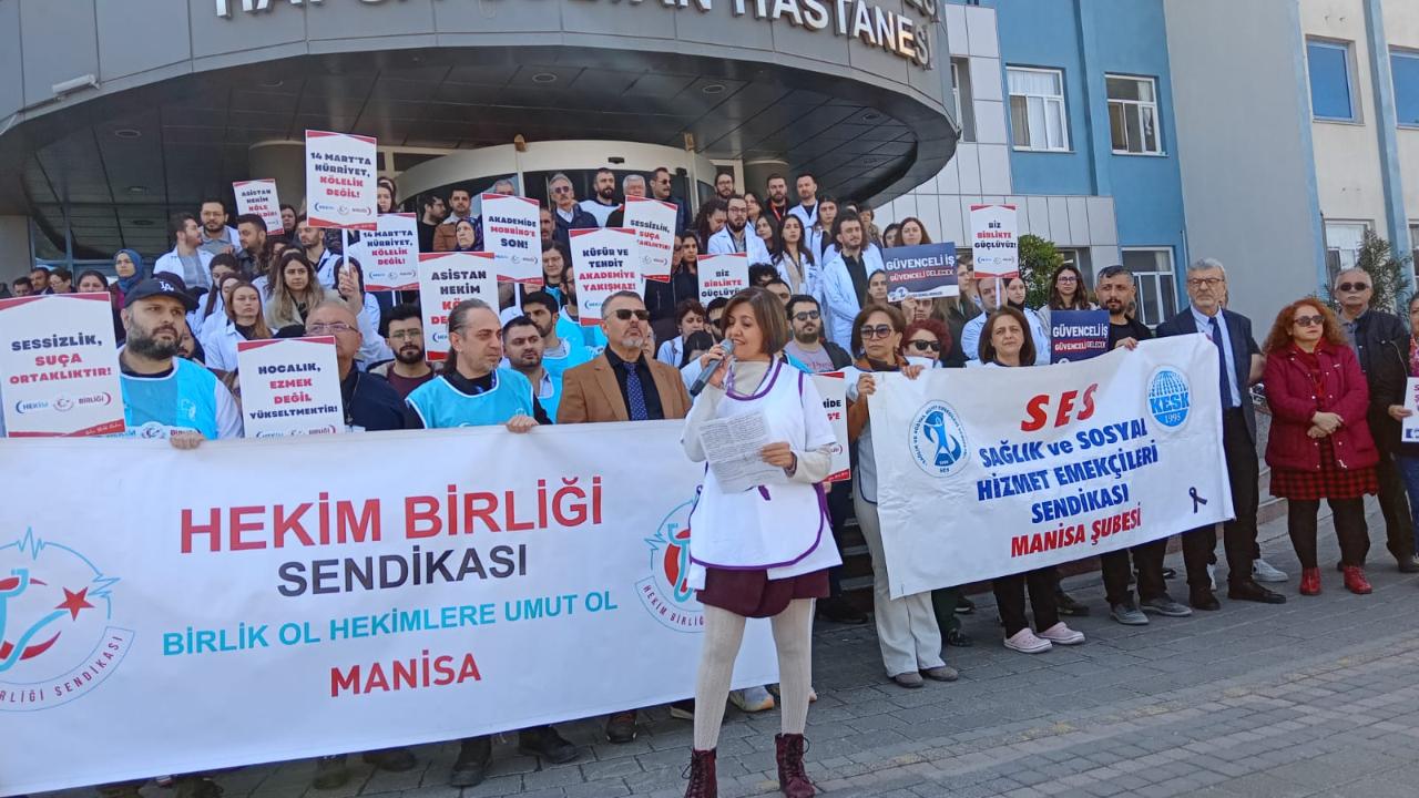 CBÜ Hastanesi Önünde Sağlık Çalışanlarından Basın Açıklaması