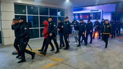 Dolandırıcılık Şebekesi Çökertildi: 10 Şüpheli Tutuklandı