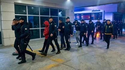 Dolandırıcılık Şebekesi Çökertildi: 10 Şüpheli Tutuklandı