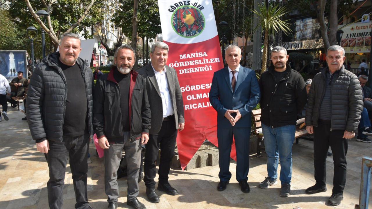 Manisa Gördesliler Derneği 2 Saatte 2 Bin Ramazan Pidesi Dağıttı