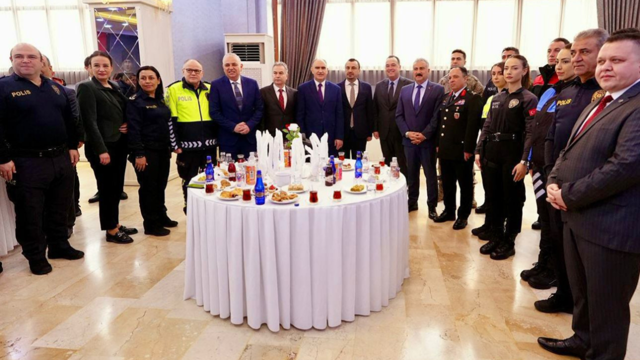 Manisa Protokolü Bayramlaşma Töreninde Bir Araya Geldi