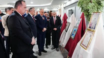 Manisa'da 18 Mart Şehitleri Anma Günü'nde Duygusal Tören
