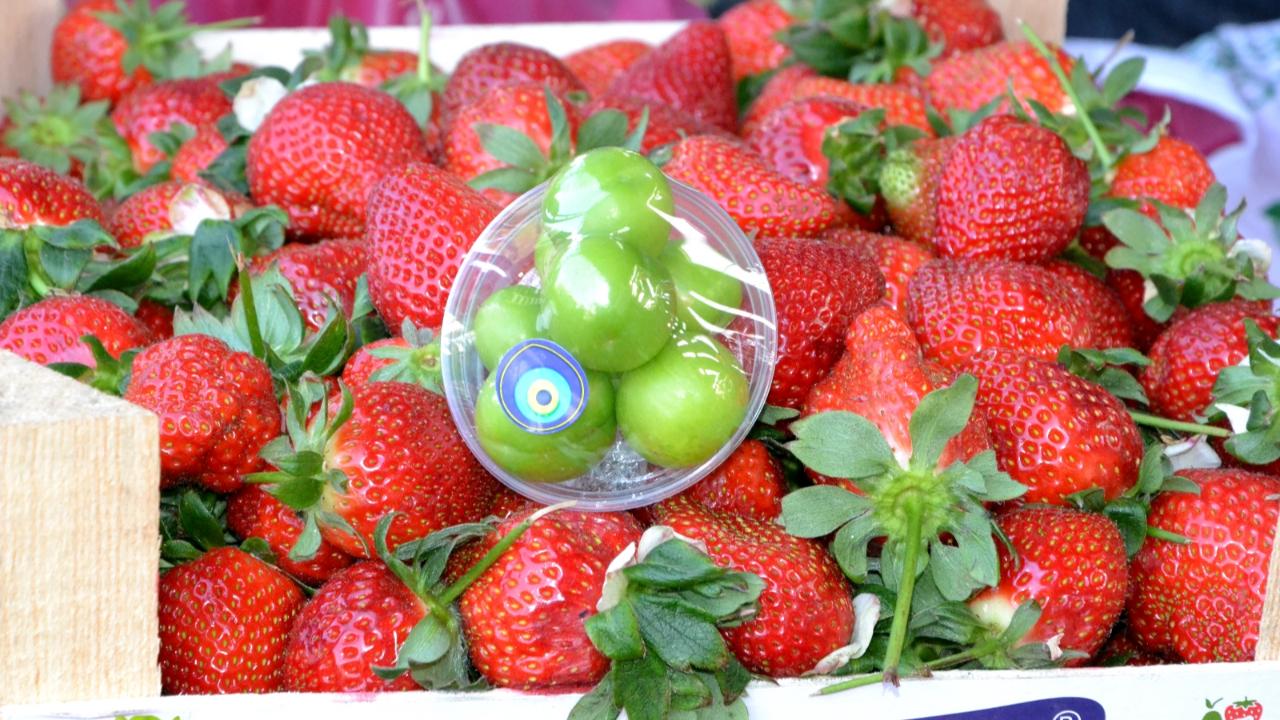 Manisa’da İlk Erik Tezgâhta: Fiyatı Cep Yakıyor