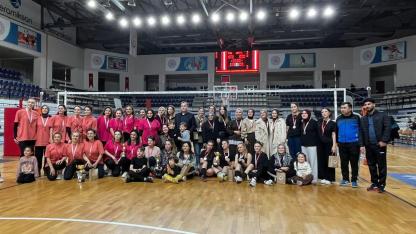 Manisa’nın 17 İlçesinde 8 Mart’a Özel “Evinin Sultanları” Voleybol Coşkusu