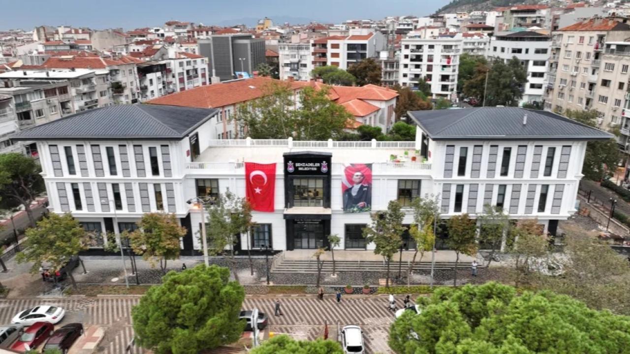 Şehzadeler Gençlik Evi’ne Sesli Çalışma Salonu