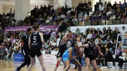 Turgutlu’da Sahadan ve Tribünlerden Tek Ses: “Kadına Şiddete Hayır”