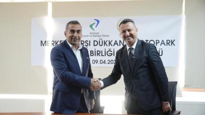 Akhisar Merkez Çarşı’ya Dükkan ve Otopark Projesi İçin Protokol İmzalandı