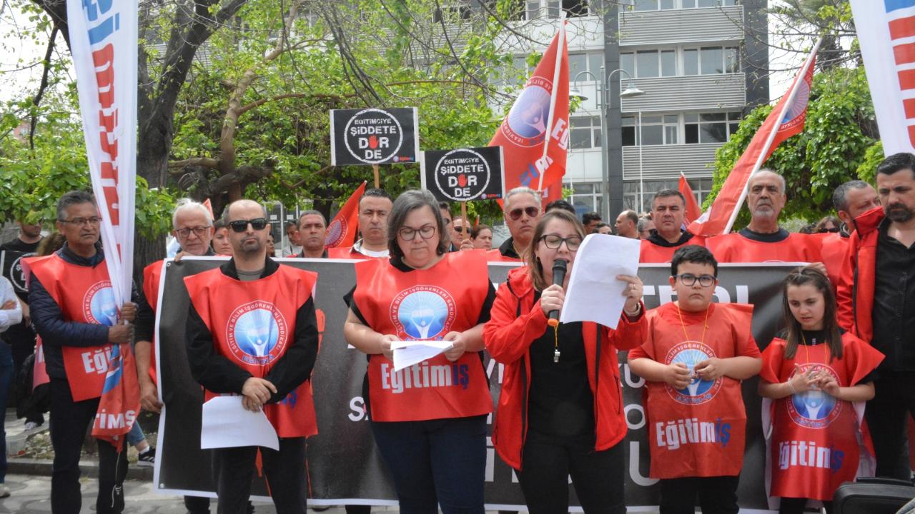 Akhisar'da Eğitimcilerden Şiddete Karşı Sert Tepki