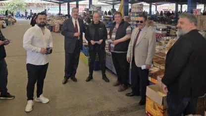 Akhisar’da Pazaryerinde Trafik Bilgilendirmesi