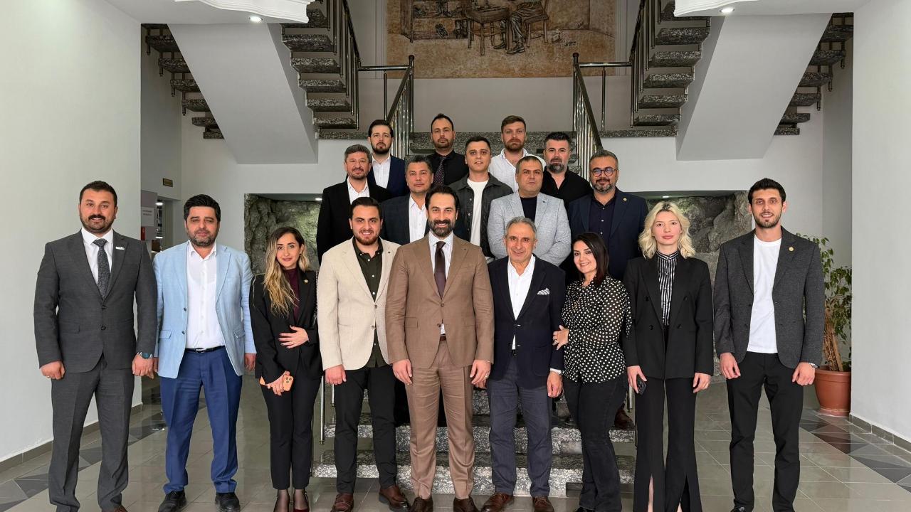 Arınç Manisa’da temaslarını sürdürdü