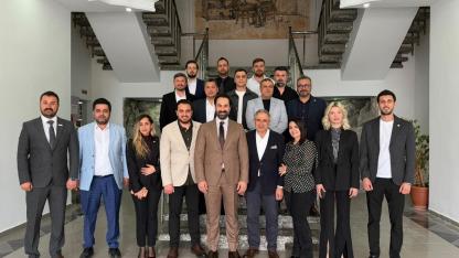 Arınç Manisa’da temaslarını sürdürdü