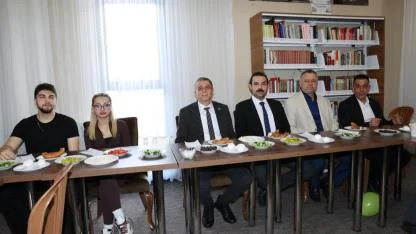 Başkan Şimşek YKS Adaylarıyla Kahvaltıda Buluştu