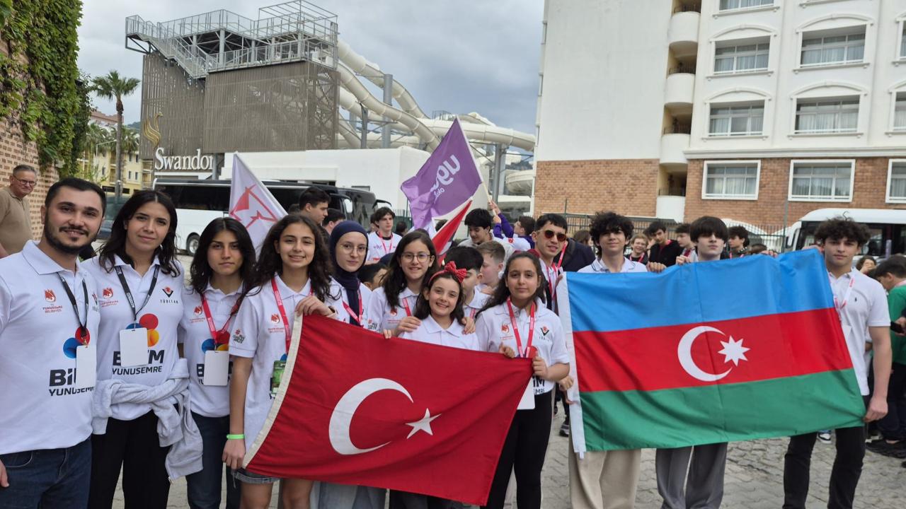 Bilim Yunusemre Takımları Avrasya Şampiyonası'na Damga Vurdu