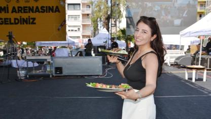 Mesir Festivali’nde 2 Tonluk Dev Pilav İkramı