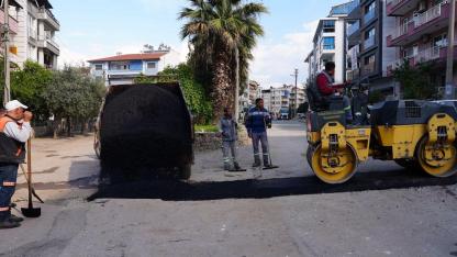 Salihli’de Bozulan Yollar Onarılıyor